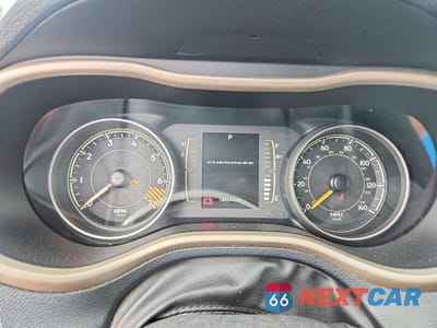 Zdjęcie 9 z 13 samochodu: 2015 JEEP CHEROKEE LATITUDE VIN:1C4PJLCB7FW627696 - miniatura