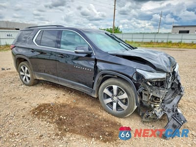 Czwarte zdjęcie samochodu z boku: 2023 CHEVROLET TRAVERSE LT VIN:1GNEVHKW9PJ332733 - miniatura