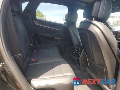 Zdjęcie 11 z 13 samochodu: 2024 PORSCHE CAYENNE VIN:WP1AA2AY2RDA10535 - miniatura