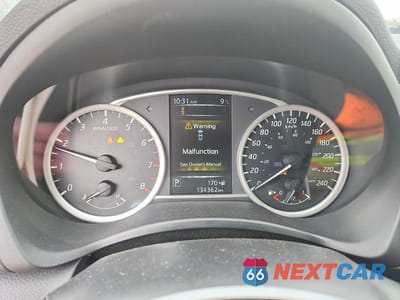 Zdjęcie 9 z 12 samochodu: 2018 NISSAN SENTRA S VIN:3N1AB7AP8JY303198 - miniatura