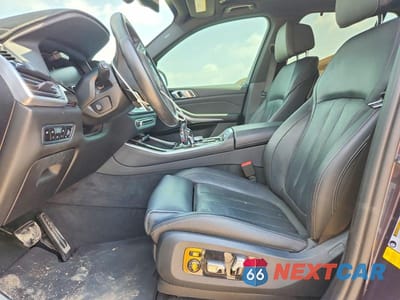Zdjęcie 7 z 14 samochodu: 2020 BMW X5 VIN:5UXCR4C0XLLW63289 - miniatura