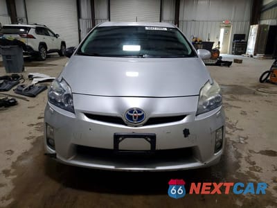Piąte zdjęcie samochodu w środku: 2010 TOYOTA PRIUS V VIN:JTDKN3DU1A0051713 - miniatura