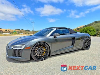 Drugie zdjęcie samochodu z przodu: 2017 AUDI R8 SPYDER VIN:WUAVACFX5H7903940 - miniatura