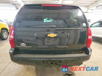 Zdjęcie 6 z 13 samochodu: 2014 CHEVROLET SUBURBAN K1500 LT VIN:1GNSKJE76ER102850 - miniatura