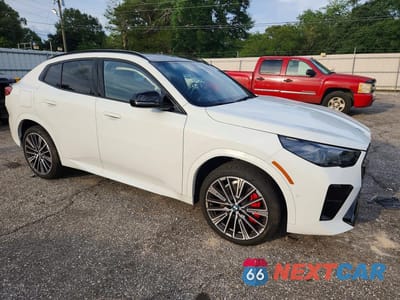 Czwarte zdjęcie samochodu z boku: 2025 BMW X2 XDRIVE28I VIN:WBX63GM00S5101276 - miniatura