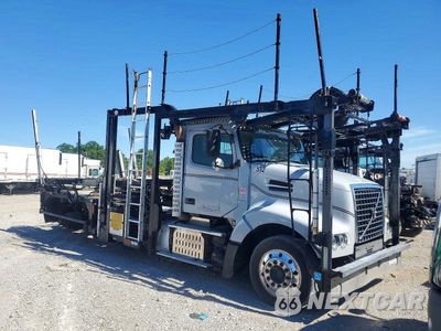 2014 VOLVO VAH 4V5RC9DG4EN164470 - główne zdjęcie licytacji z USA - miniatura