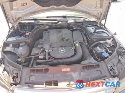 Zdjęcie 11 z 12 samochodu: 2013 MERCEDES-BENZ C 250 VIN:WDDGF4HB6DR296384 - miniatura