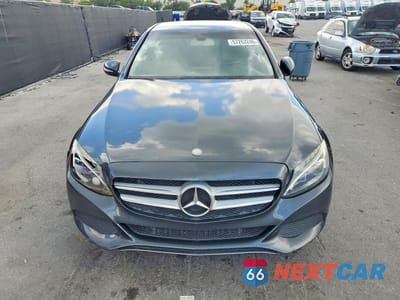Piąte zdjęcie samochodu w środku: 2015 MERCEDES-BENZ C 300 VIN:55SWF4JB5FU053477 - miniatura