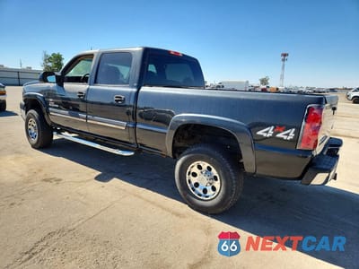 Drugie zdjęcie samochodu z przodu: 2005 CHEVROLET SILVERADO 2500 VIN:1GCHK23295F893652 - miniatura