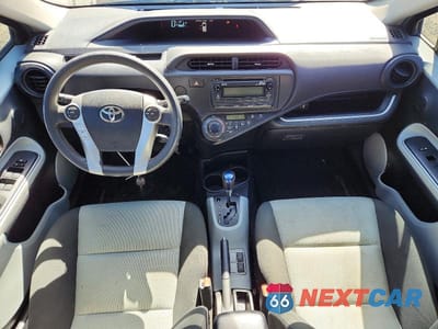 Zdjęcie 8 z 12 samochodu: 2014 TOYOTA PRIUS C TWO VIN:JTDKDTB38E1073334 - miniatura