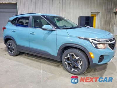 Czwarte zdjęcie samochodu z boku: 2024 KIA SELTOS EX VIN:KNDERCAA1R7492692 - miniatura