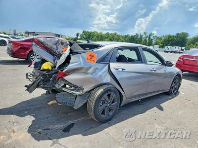 Trzecie zdjęcie samochodu z tyłu: 2022 HYUNDAI ELANTRA SEL VIN:KMHLM4AGXNU254086 - miniatura