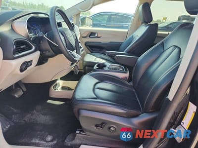Zdjęcie 7 z 13 samochodu: 2023 CHRYSLER PACIFICA TOURING L VIN:2C4RC1BG2PR620900 - miniatura