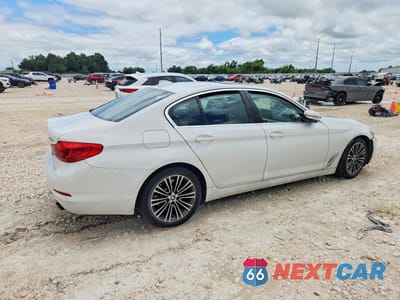 Trzecie zdjęcie samochodu z tyłu: 2020 BMW 530 I VIN:WBAJR3C02LCE01916 - miniatura