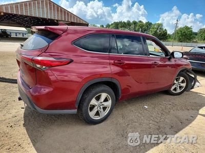 Trzecie zdjęcie samochodu z tyłu: 2020 TOYOTA HIGHLANDER LE VIN:5TDZZRAHXLS009747 - miniatura