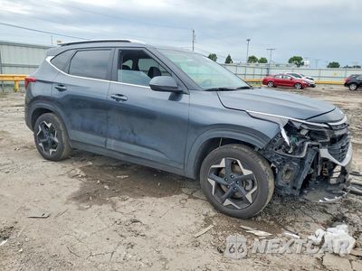 Czwarte zdjęcie samochodu z boku: 2024 KIA SELTOS EX VIN:KNDERCAA4R7602294 - miniatura