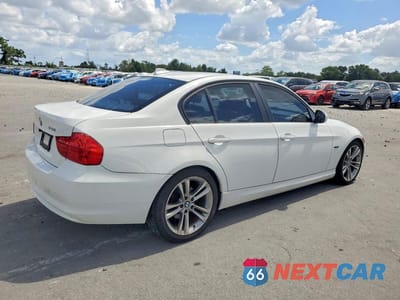 Trzecie zdjęcie samochodu z tyłu: 2011 BMW 328 I VIN:WBAPH7C54BE674517 - miniatura