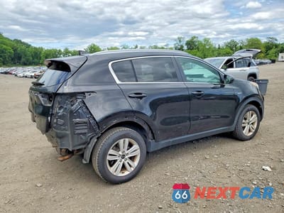 Trzecie zdjęcie samochodu z tyłu: 2017 KIA SPORTAGE LX VIN:KNDPMCAC3H7103218 - miniatura