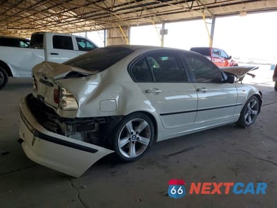 Trzecie zdjęcie samochodu z tyłu: 2004 BMW 325 I VIN:WBAEV334X4KR30356 - miniatura