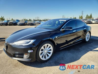 2018 TESLA MODEL S 5YJSA1E28JF281554 - główne zdjęcie licytacji z USA - miniatura