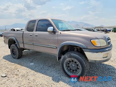 Czwarte zdjęcie samochodu z boku: 2001 TOYOTA TUNDRA SR5 VIN:5TBBT44141S140148 - miniatura