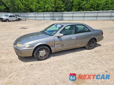 1998 TOYOTA CAMRY LE 4T1BG22K0WU304425 - główne zdjęcie licytacji z USA - miniatura