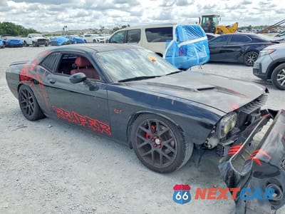 Czwarte zdjęcie samochodu z boku: 2015 DODGE CHALLENGER SXT PLUS VIN:2C3CDZBT7FH909150 - miniatura