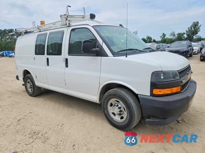 Czwarte zdjęcie samochodu z boku: 2020 CHEVROLET EXPRESS G2500 VIN:1GCWGAFP2L1277473 - miniatura