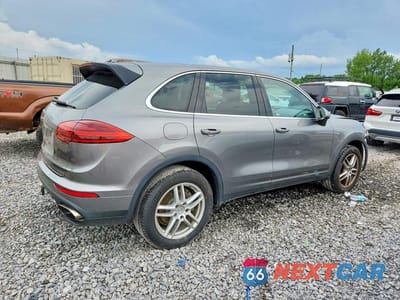 Trzecie zdjęcie samochodu z tyłu: 2016 PORSCHE CAYENNE VIN:WP1AA2A22GLA04233 - miniatura