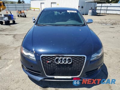 Piąte zdjęcie samochodu w środku: 2011 AUDI S4 PRESTIGE VIN:WAUKGBFL1BA121034 - miniatura