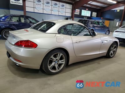 Trzecie zdjęcie samochodu z tyłu: 2011 BMW Z4 SDRIVE35I VIN:WBALM7C53BE382836 - miniatura