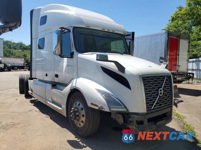 2021 VOLVO VN 4V4NC9EH6MN270511 - główne zdjęcie licytacji z USA - miniatura