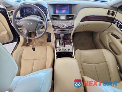 Zdjęcie 8 z 12 samochodu: 2016 INFINITI Q70 3.7 VIN:JN1BY1AP7GM220700 - miniatura