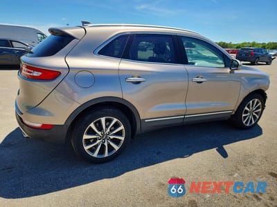 Trzecie zdjęcie samochodu z tyłu: 2019 LINCOLN MKC RESERVE VIN:5LMCJ3D98KUL44328 - miniatura