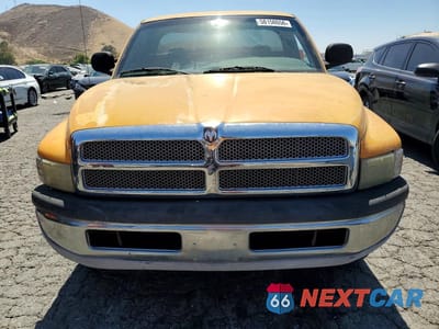 Piąte zdjęcie samochodu w środku: 2001 DODGE RAM 2500 VIN:3B6KC26Z31M272630 - miniatura