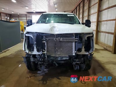 Piąte zdjęcie samochodu w środku: 2022 FORD F250 SUPER DUTY VIN:1FT7X2B67NEE49998 - miniatura