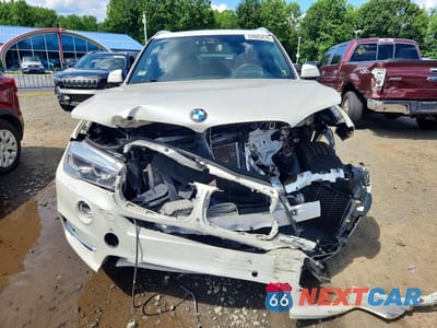 Piąte zdjęcie samochodu w środku: 2017 BMW X5 XDRIVE50I VIN:5UXKR6C50H0J84715 - miniatura
