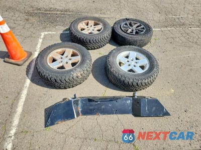 Zdjęcie 12 z 13 samochodu: 2016 JEEP WRANGLER UNLIMITED SPORT VIN:1C4BJWDG9GL191510 - miniatura