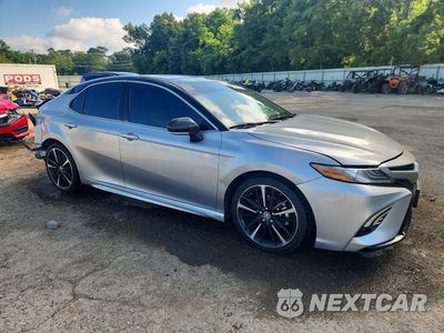 Czwarte zdjęcie samochodu z boku: 2019 TOYOTA CAMRY XSE VIN:4T1B61HK8KU753429 - miniatura