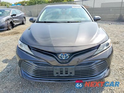 Piąte zdjęcie samochodu w środku: 2019 TOYOTA CAMRY HYBRID XLE VIN:4T1B21HK3KU013492 - miniatura