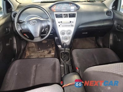 Zdjęcie 8 z 12 samochodu: 2010 TOYOTA YARIS BASE VIN:JTDBT4K32A4073038 - miniatura