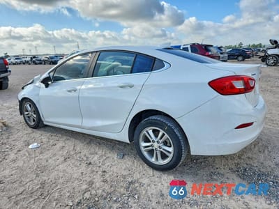 Drugie zdjęcie samochodu z przodu: 2018 CHEVROLET CRUZE LT VIN:1G1BE5SM8J7116801 - miniatura
