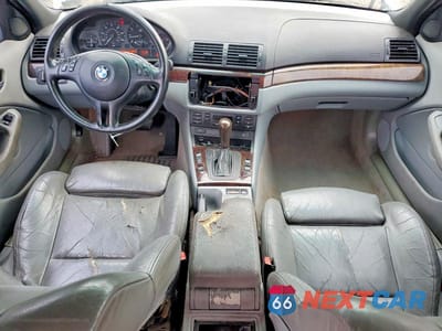 Zdjęcie 8 z 12 samochodu: 2005 BMW 325 I VIN:WBAEV33435KW16940 - miniatura