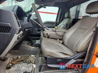 Zdjęcie 7 z 13 samochodu: 2019 FORD F550 SUPER DUTY VIN:1FDUF5GT3KEE80663 - miniatura