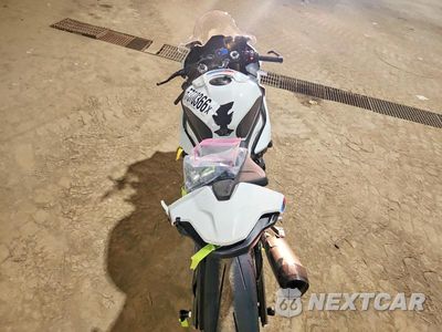 Zdjęcie 6 z 10 samochodu: 2025 BMW S 1000 RR VIN:WB10P2309S6L72176 - miniatura