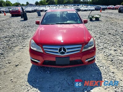 Piąte zdjęcie samochodu w środku: 2012 MERCEDES-BENZ C 250 VIN:WDDGF4HB9CA673416 - miniatura