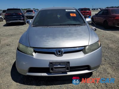 Piąte zdjęcie samochodu w środku: 2008 HONDA CIVIC LX VIN:2HGFA16528H302012 - miniatura