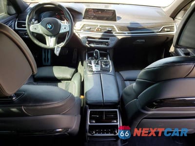 Zdjęcie 8 z 12 samochodu: 2021 BMW 750 XI VIN:WBA7U2C04MCE60972 - miniatura