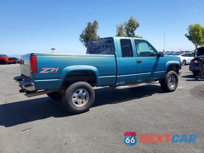 Trzecie zdjęcie samochodu z tyłu: 1998 GMC SIERRA K1500 VIN:2GTEK19R8W1523013 - miniatura