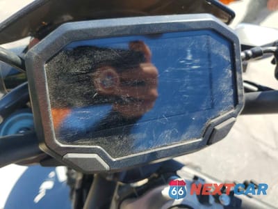 Zdjęcie 7 z 10 samochodu: 2023 KAWASAKI ZR900 F VIN:ML5ZRDF13PDA58723 - miniatura